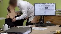 Onu Pussy'de Pirce ile Akıllı Kaltak Yaşlı Bir Adamı Nasıl Sikeceğini Anlıyor