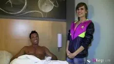 Afspelen Muista De La Tara A Ajuns La Hotel Sa Se Futa
