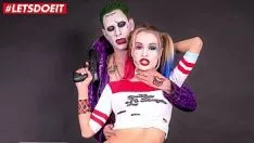 Odtwórz Ona jest kobietą, która kocha fantazje seksualne