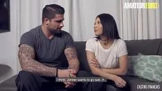 Odtwórz Brunetka spenetrowała jej cipkę przez swojego zboczonego męża