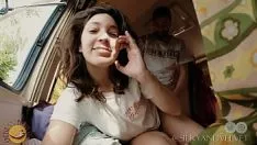 Afspelen Hete seks in de trailer met deze diva die geen genoeg kan krijgen van seks