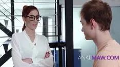 Afspelen De goede vrouw heeft seks gehad, ze wil nieuwe bewegingen oefenen en ik ben moe, dus belde ik de buurvrouw