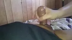 Afspelen Ze speelt graag met de voorhuid van haar vriendje als hij orale seks moet hebben