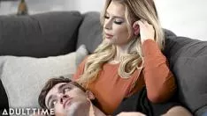 Afspelen Als de blondine haar pijpt en snijdt, is dat goed, slecht