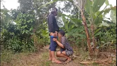 Reproduzir Filipina Adolescente Fica Creme em Público