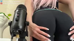 Afspelen Echte tiener webcam ASMR met intense kont krabben