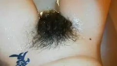 Reproduzir Sobrecarga de buceta peluda: Compilação de close-up de orgasmos reais