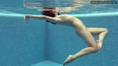 Jouer Sesso selvaggio di piscina all'aperto di Lady Dee
