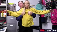 Jouer Rubare il cibo non è mai stato così sexy - Bionda adolescente viene scopata duramente