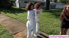 Oynat Three's Company": Mike Avery ve genç aşıklarının şehvetli buluşması